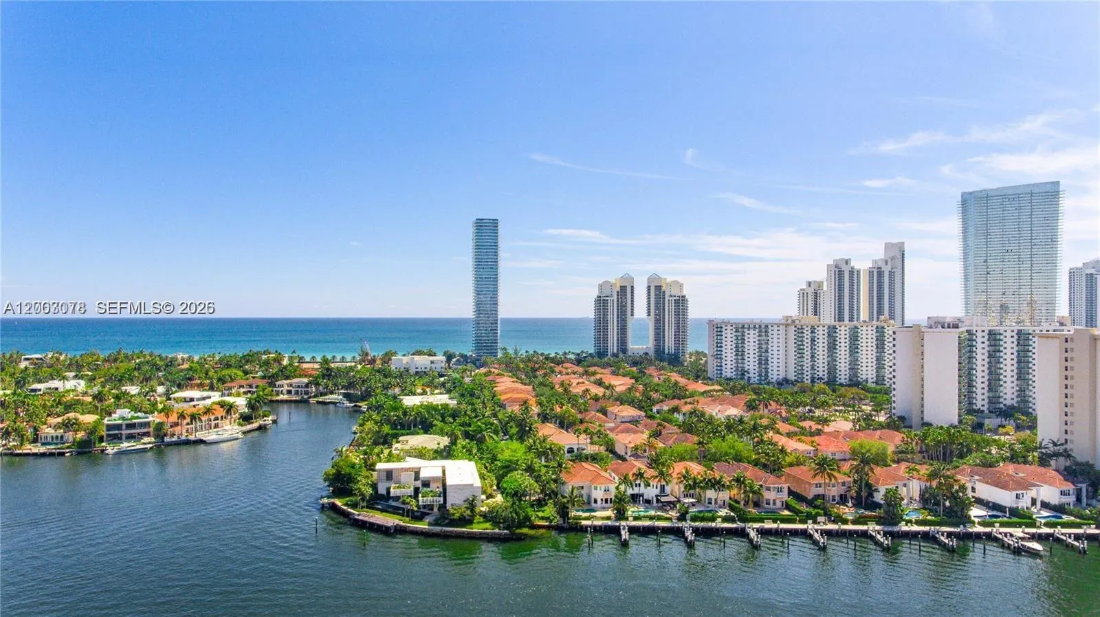 Foto de propiedad en 19667 Turnberry Way 18D, Aventura, FL 33180 Aventura con MLS#