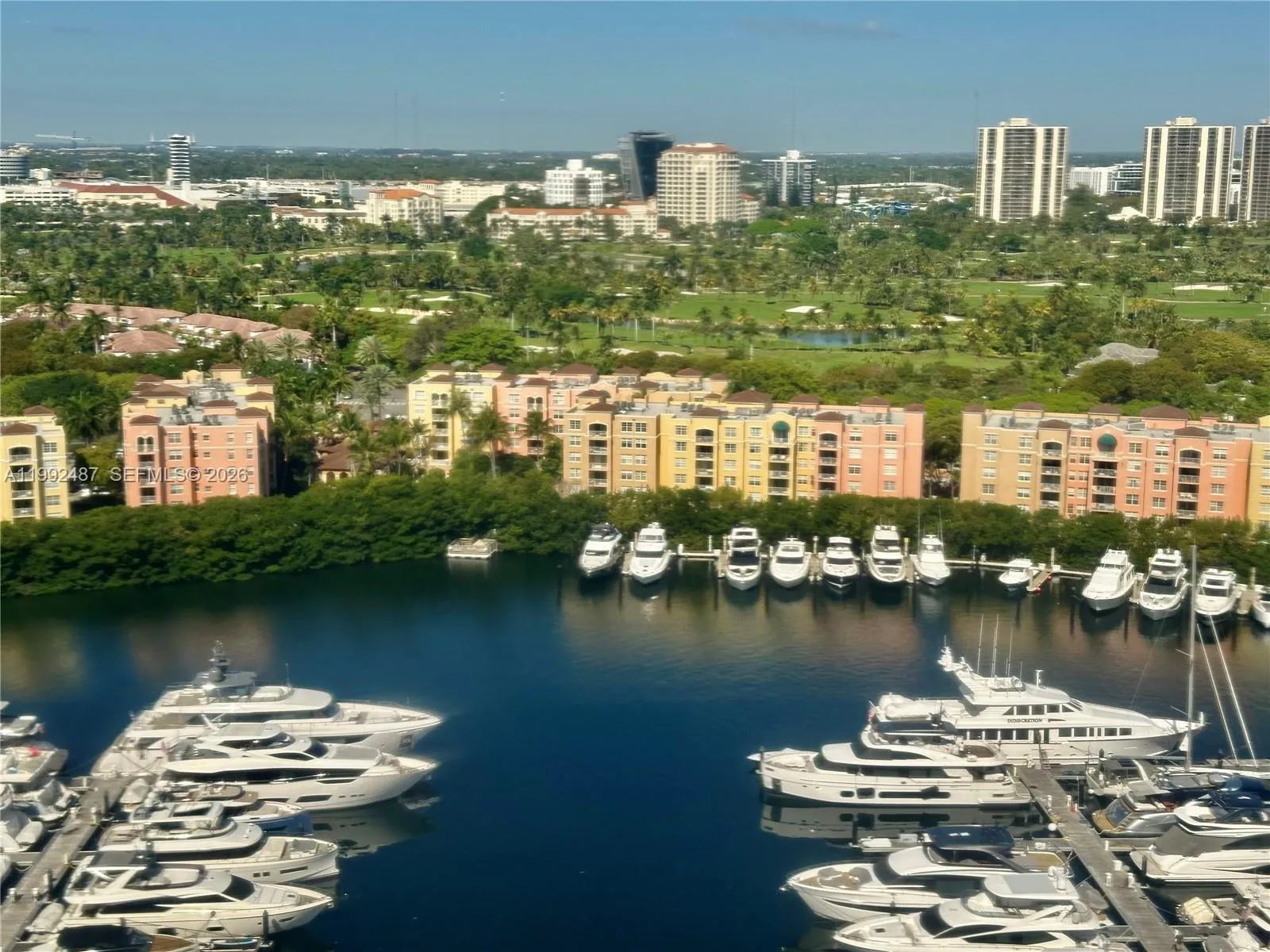 Foto de propiedad en 19667 Turnberry Way 22E, Aventura, FL 33180 Aventura con MLS#