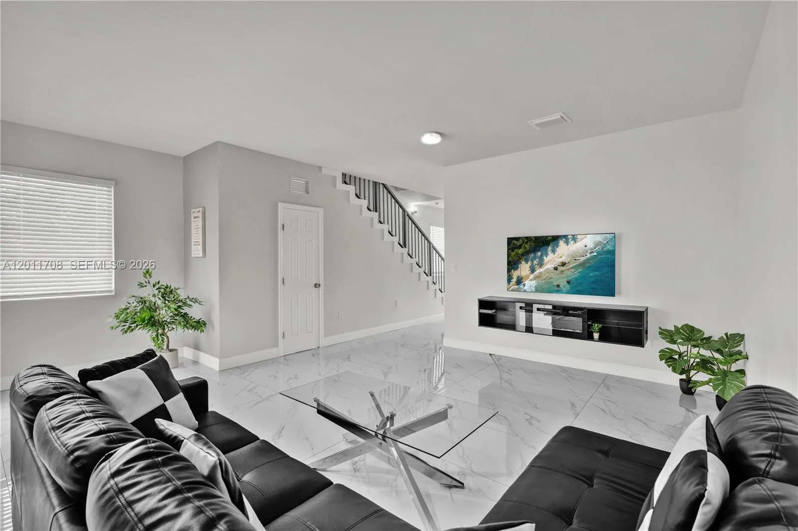 Foto de propiedad en 1968 NW 25th Avenue 1968, Miami, FL 33125 Miami con MLS# 