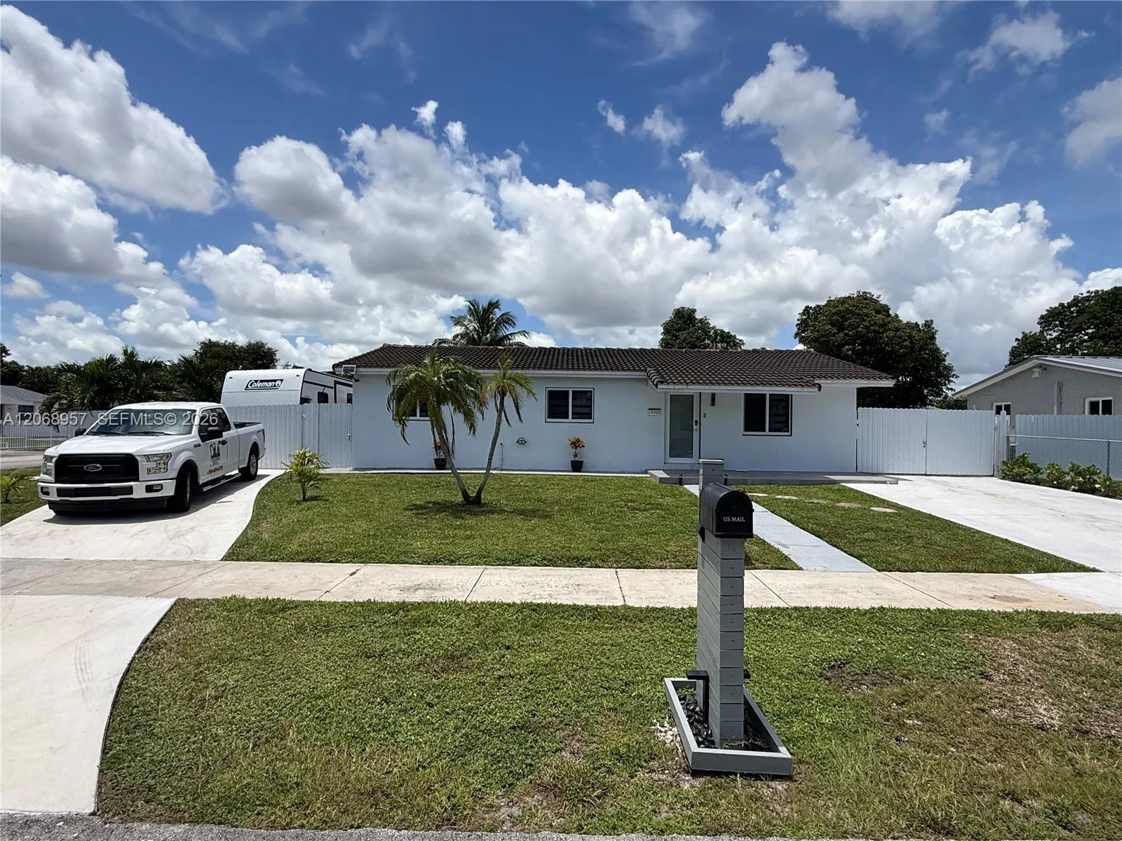 Foto de propiedad en 19700 NW 44th Avenue ., Miami Gardens, FL 33055 Miami Gardens con MLS# 