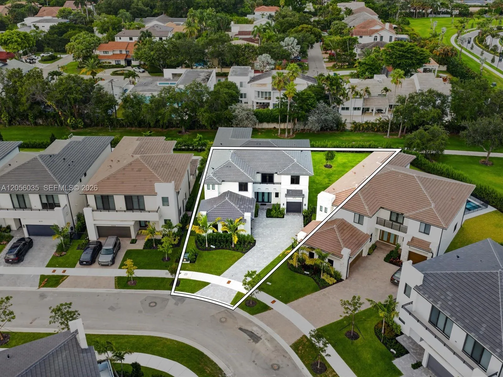 Foto de propiedad en 19701 NE 16 Place, Miami, FL 33179 Miami con MLS# 