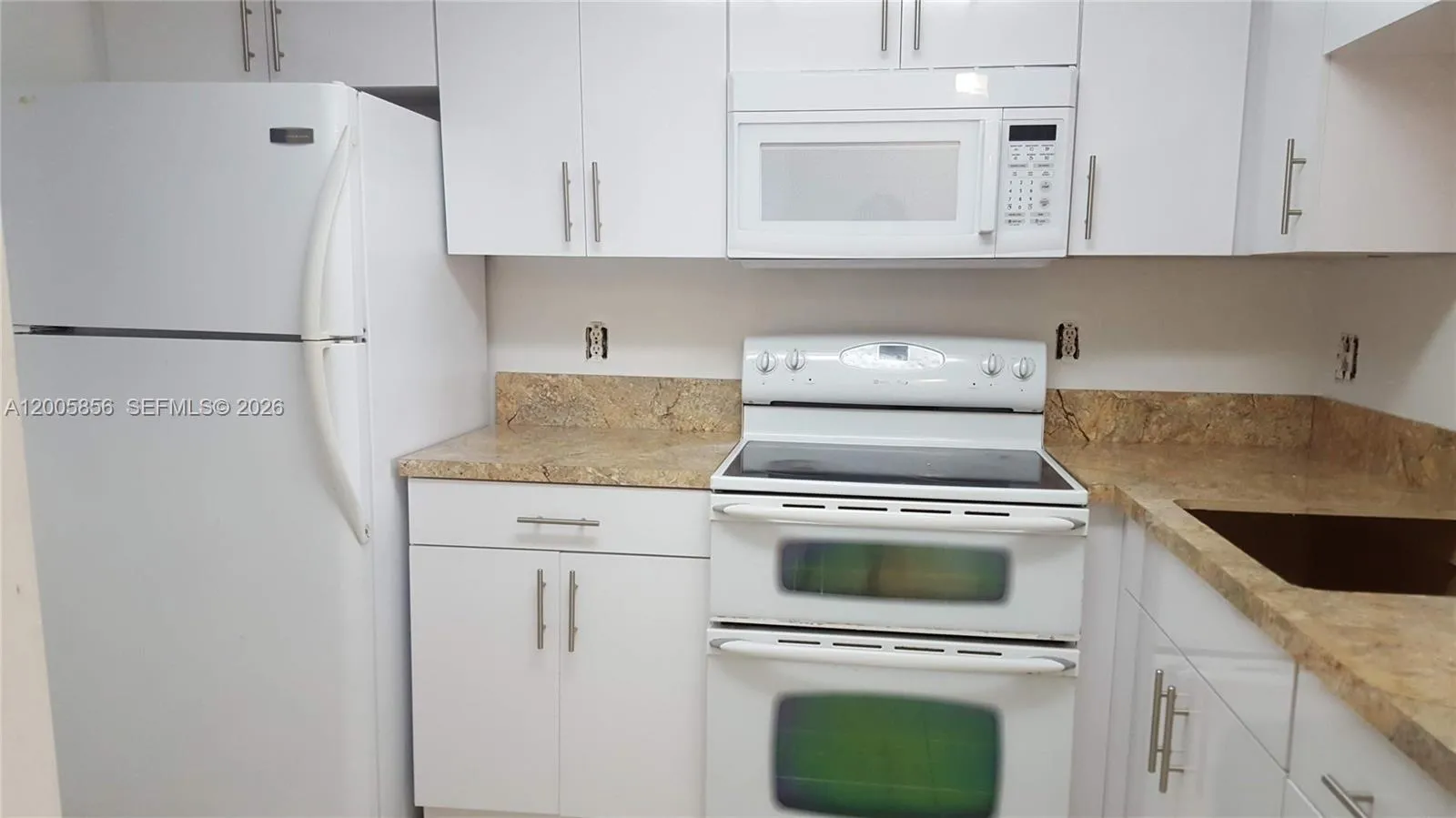 Foto de propiedad en 19701 SW 114th Avenue 266, Miami, FL 33157 Miami con MLS# 