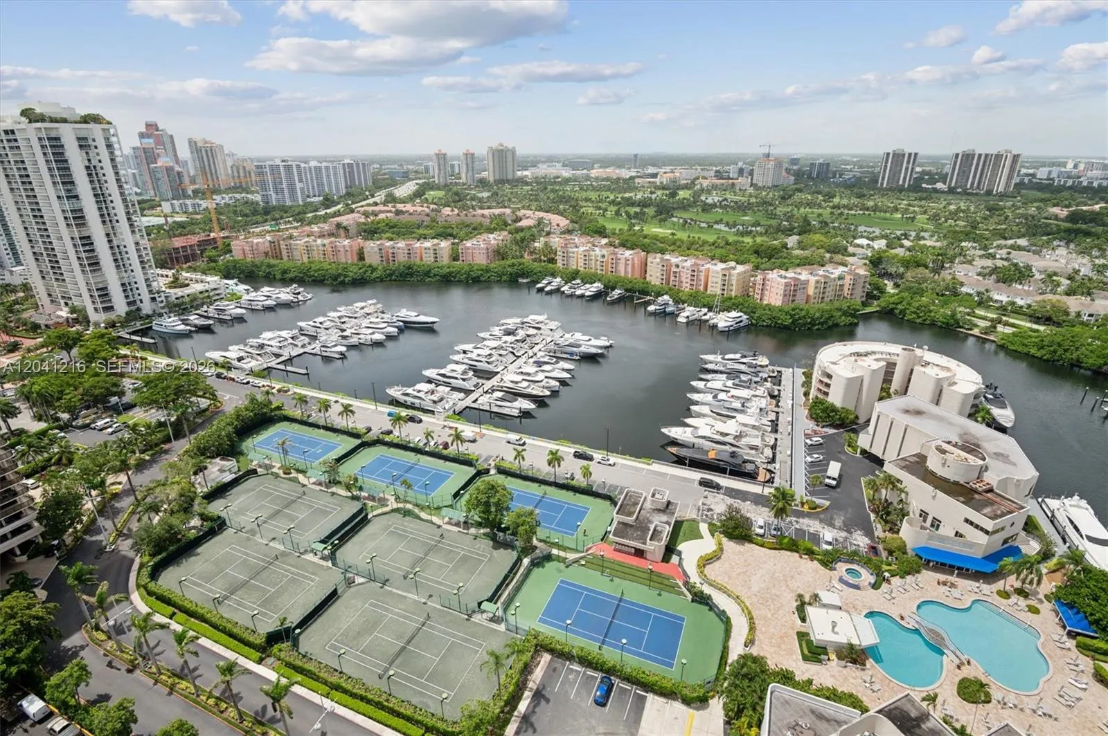 Foto de propiedad en 19707 Turnberry Way PHC, Aventura, FL 33180 Aventura con MLS#