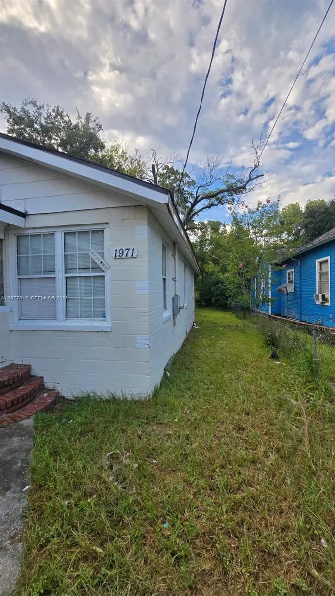 Foto de propiedad en 1971 Ella, Jacksonville, FL 32209 Jacksonville con MLS# 