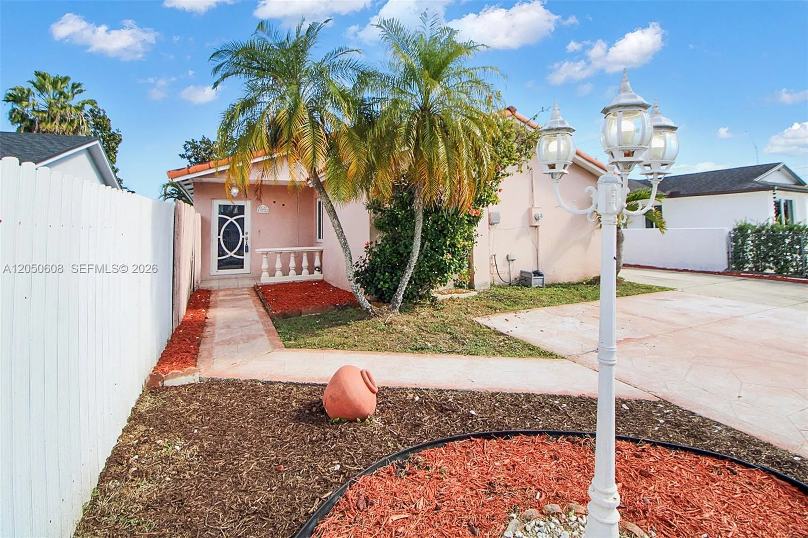 Foto de propiedad en 19721 SW 122nd Place, Miami, FL 33177 Miami con MLS# 