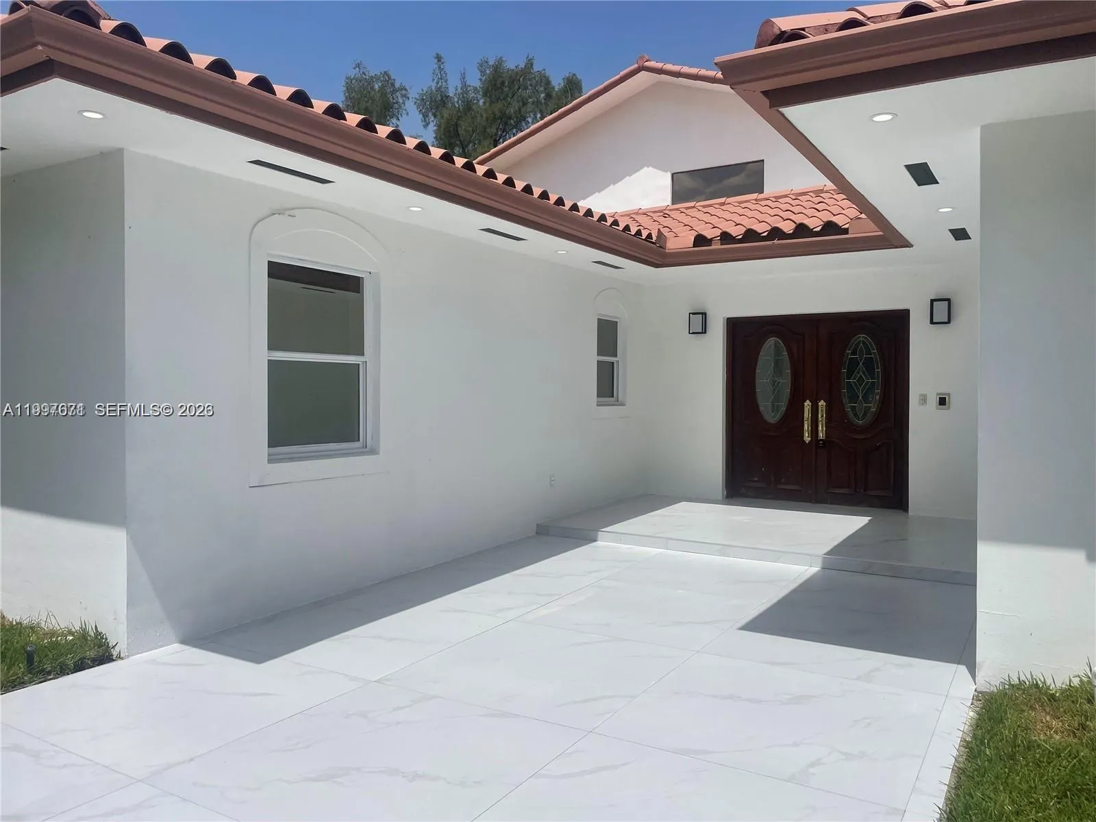 Foto de propiedad en 19740 W Saint Andrews Drive, Hialeah, FL 33015 Hialeah con MLS# 