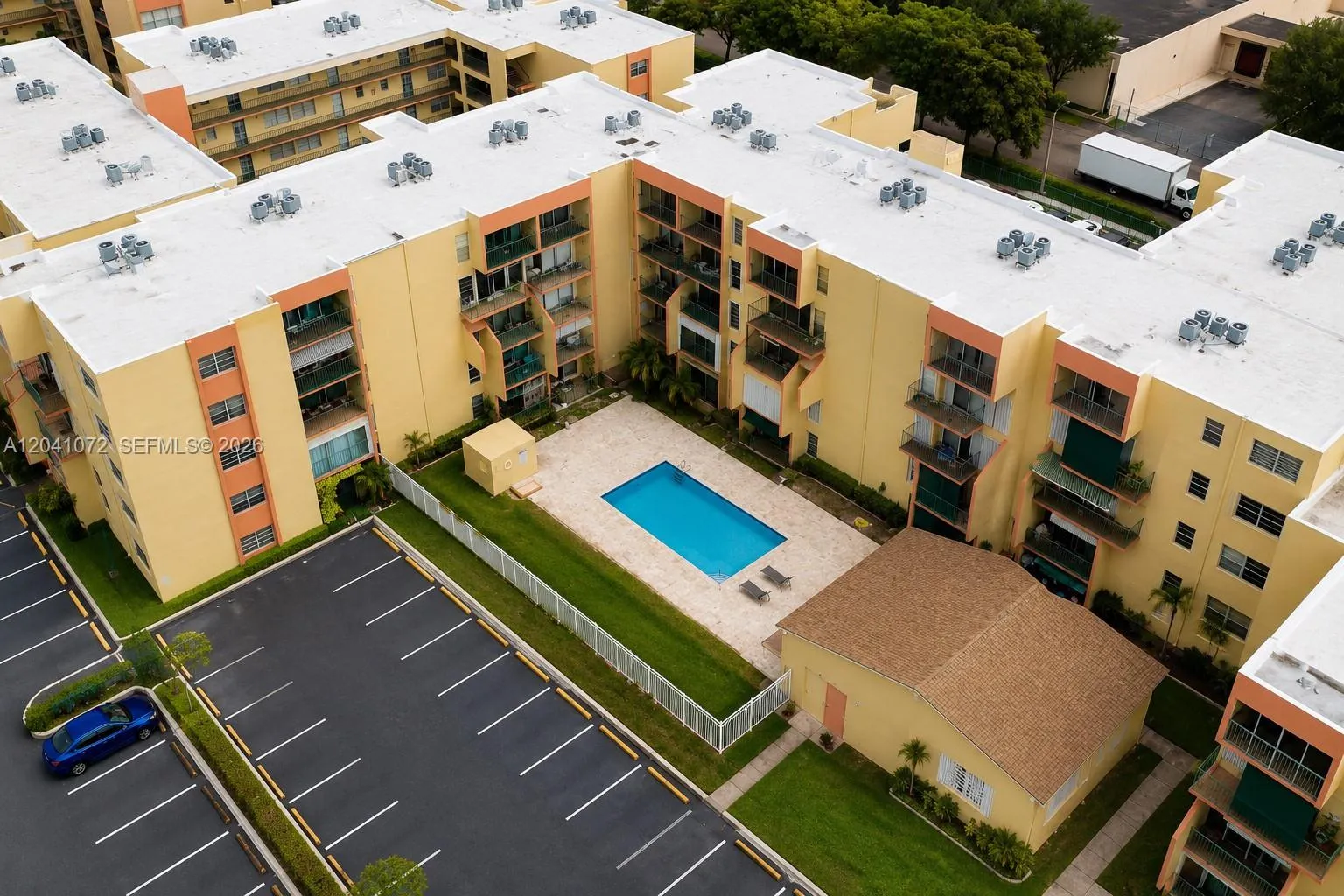 Vendido 1975 W 44th Place 310, Hialeah, FL 33012, Hialeah, FL 33012