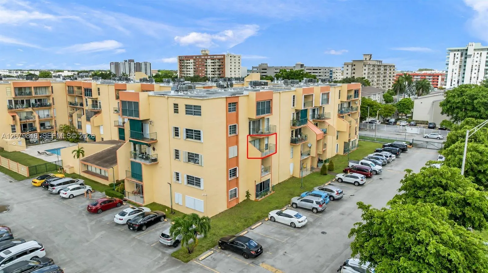 En Venta 1975 W 44th Place A302, Hialeah, FL 33012, Hialeah, FL 33012