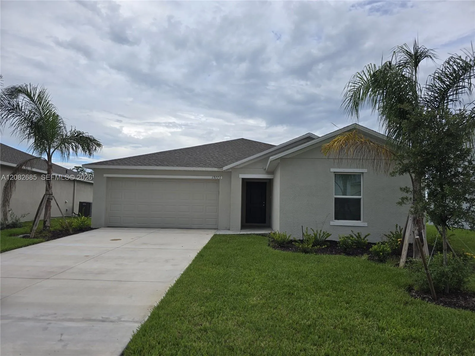 Foto de propiedad en 19770 Lavender Field Court 0, Lehigh Acres, FL 33974 Lehigh Acres con MLS# 