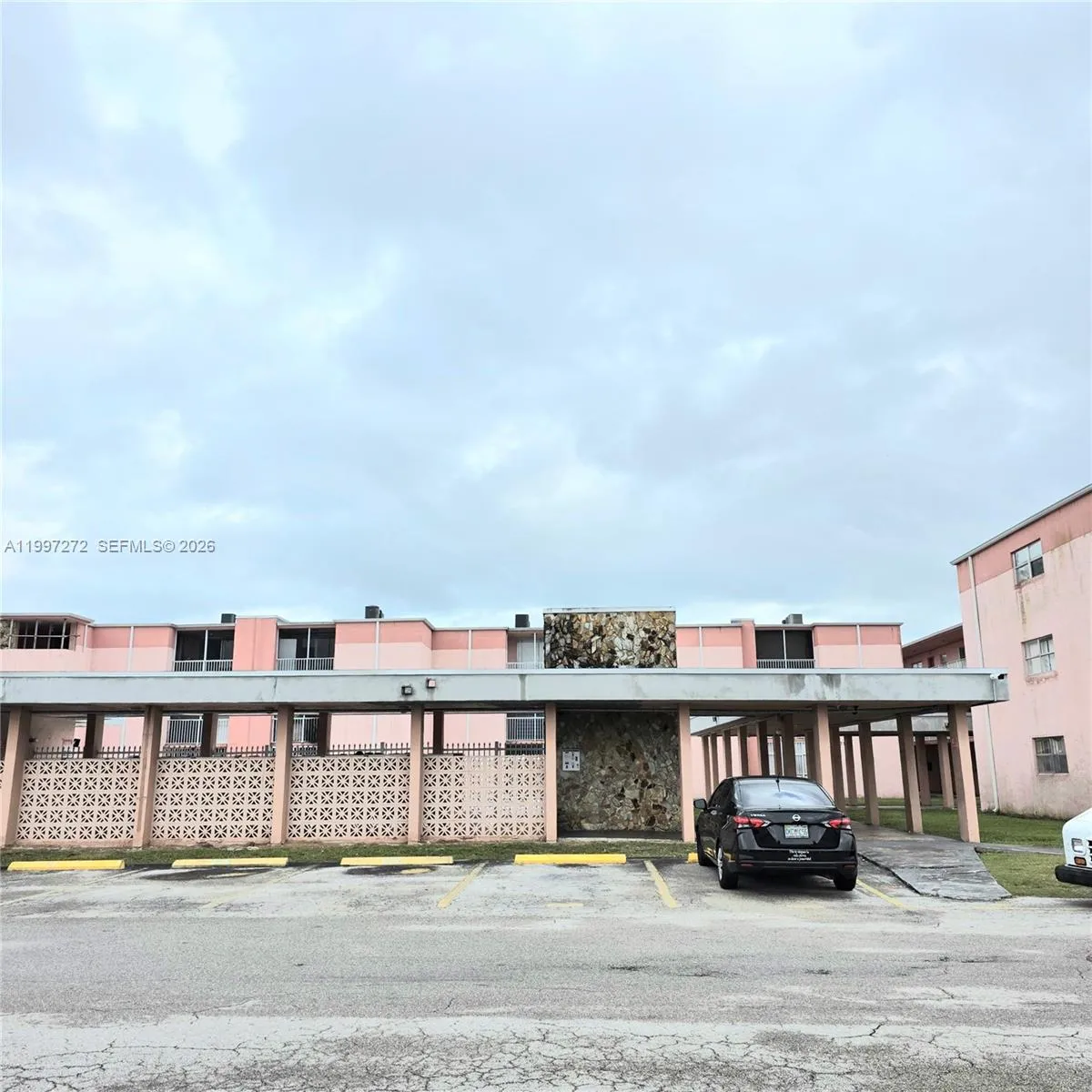 Foto de propiedad en 19771 SW 114th Avenue 129, Miami, FL 33157 Miami con MLS# 