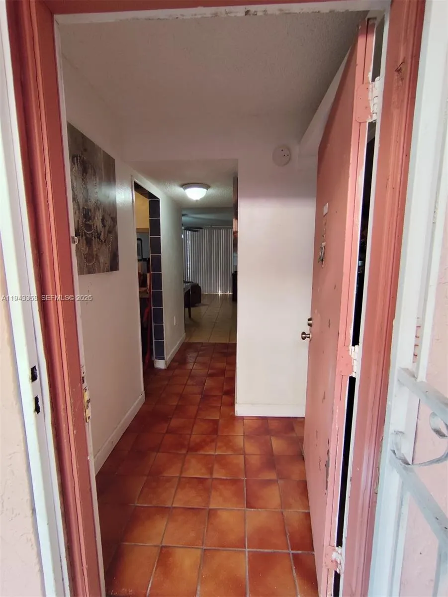 Foto de propiedad en 19781 SW 114th Avenue 142, Miami, FL 33157 Miami con MLS# 