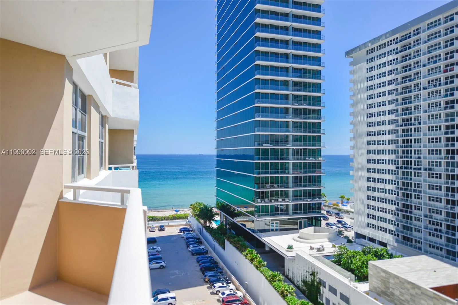 Foto de propiedad en 1980 S Ocean Drive 10L, Hallandale Beach, FL 33009 Hallandale Beach con MLS# 