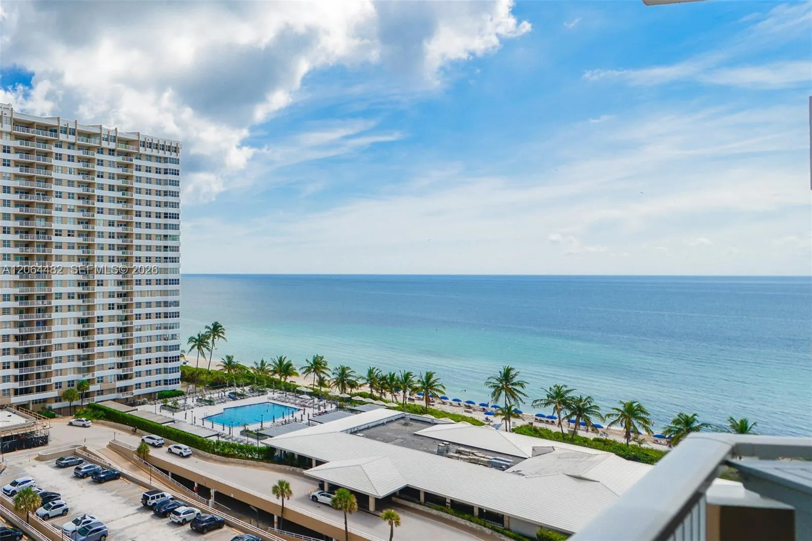 Foto de propiedad en 1980 S Ocean Drive 11K, Hallandale Beach, FL 33009 Hallandale Beach con MLS# 