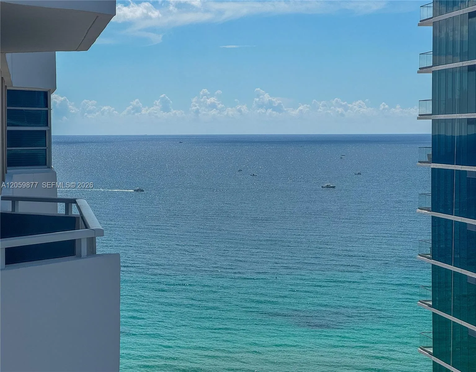 Foto de propiedad en 1980 S Ocean Drive 16A, Hallandale Beach, FL 33009 Hallandale Beach con MLS# 