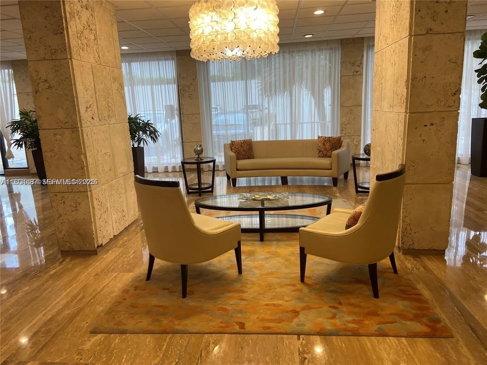 Foto de propiedad en 1980 S Ocean Drive 2B, Hallandale Beach, FL 33009 Hallandale Beach con MLS#