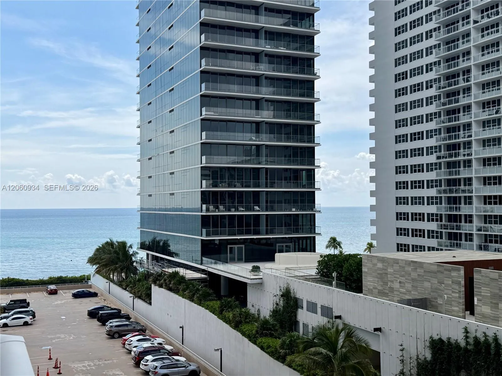Foto de propiedad en 1980 S Ocean Drive 6N, Hallandale Beach, FL 33009 Hallandale Beach con MLS# 