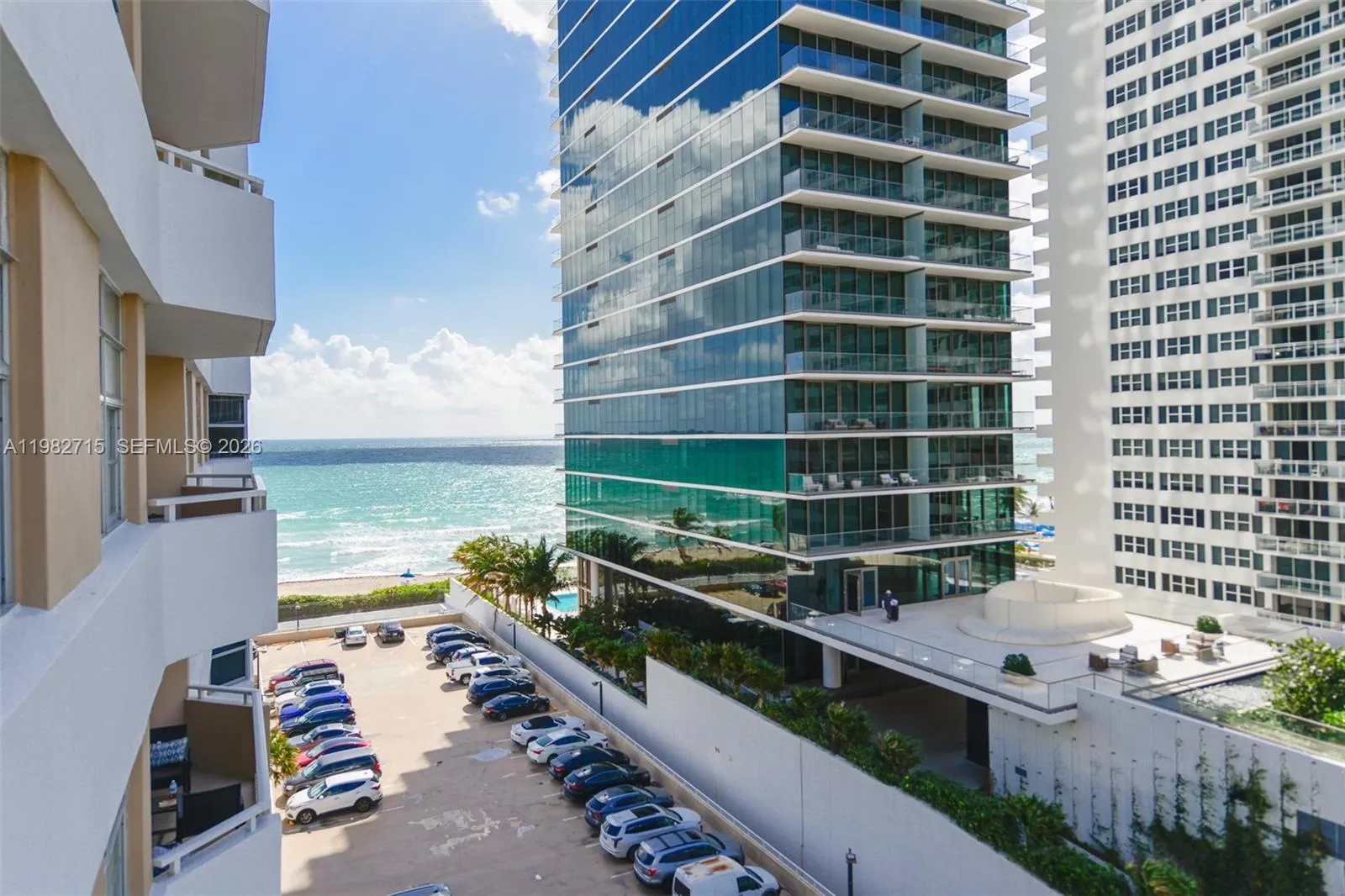 Foto de propiedad en 1980 S Ocean Drive 7A, Hallandale Beach, FL 33009 Hallandale Beach con MLS# 