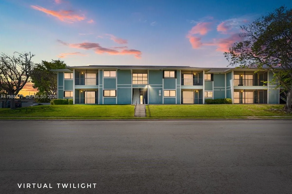 Vendido 19800 SW 103rd Court 106, Cutler Bay, FL 33157, Cutler Bay, FL 33157
