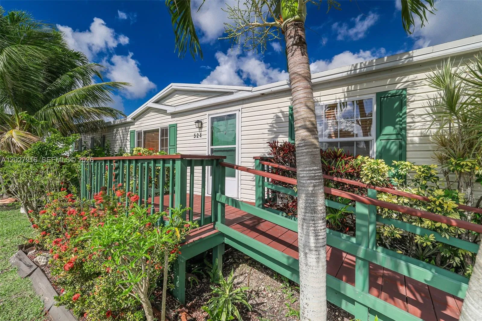 Foto de propiedad en 19800 SW 180 Avenue 524, Miami, FL 33187 Miami con MLS# 