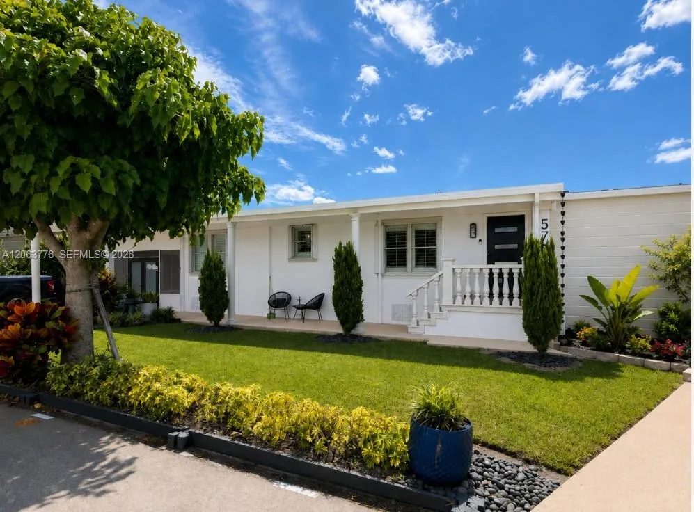 Foto de propiedad en 19800 SW 180 Avenue 570, Miami, FL 33187 Miami con MLS# 