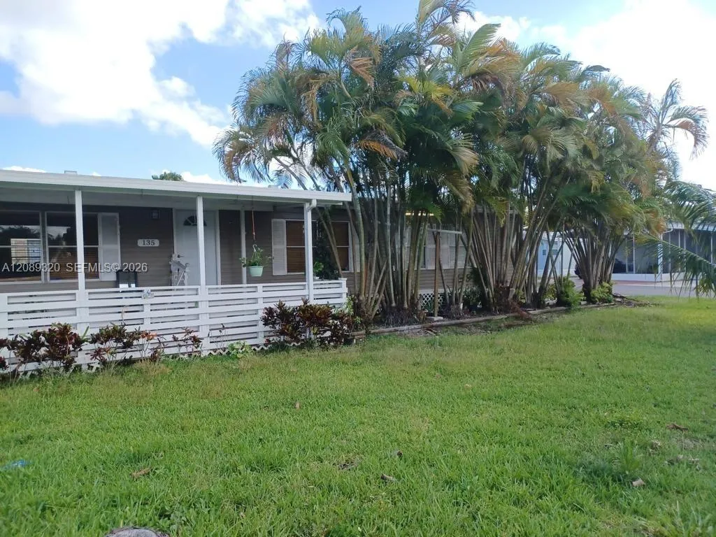 Foto de propiedad en 19800 SW 180th Avenue 135, Miami, FL 33187 Miami con MLS# 