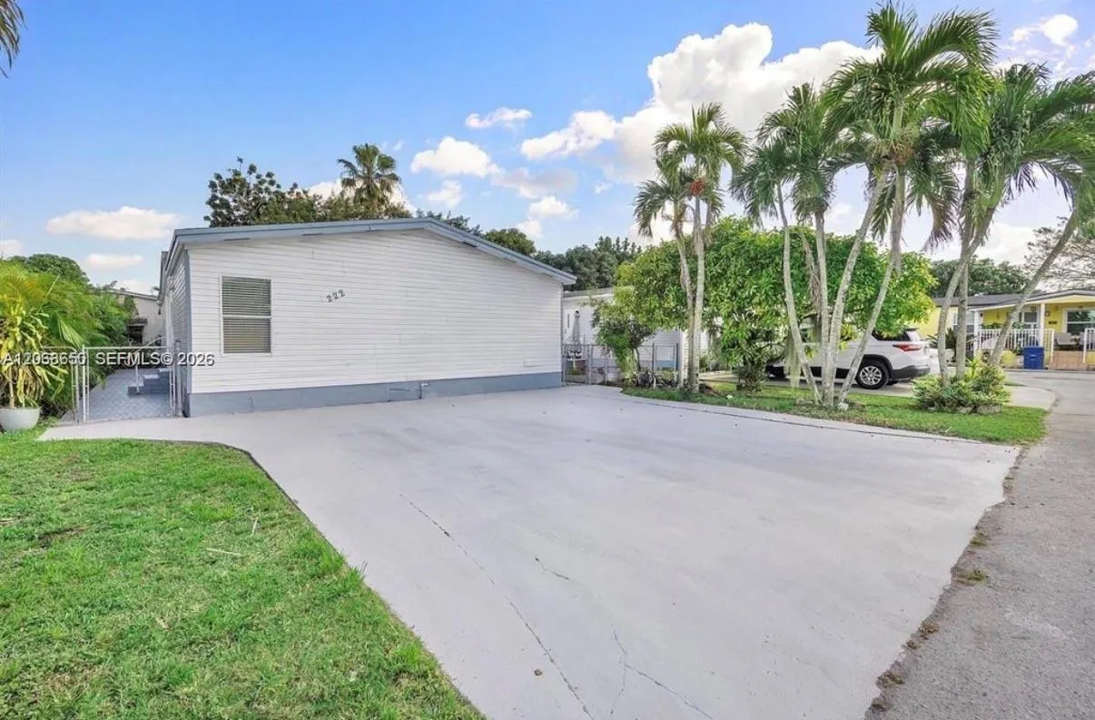 Foto de propiedad en 19800 SW 180th Avenue 222, Miami, FL 33187 Miami con MLS# 
