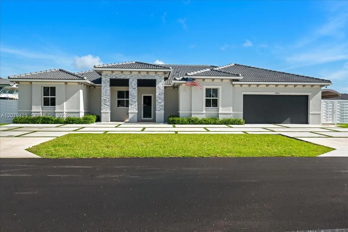 Foto de propiedad en 19803 SW 321 Street, Homestead, FL 33030 Homestead con MLS# 