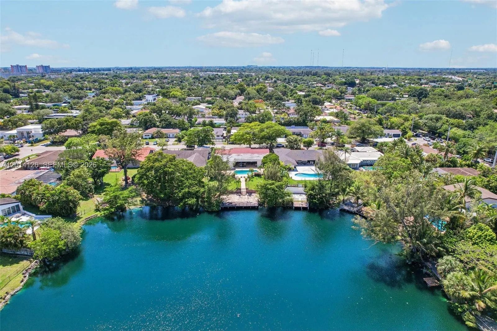 En Venta 19805 NE 22nd Avenue, Miami, FL 33180, Miami, FL 33180