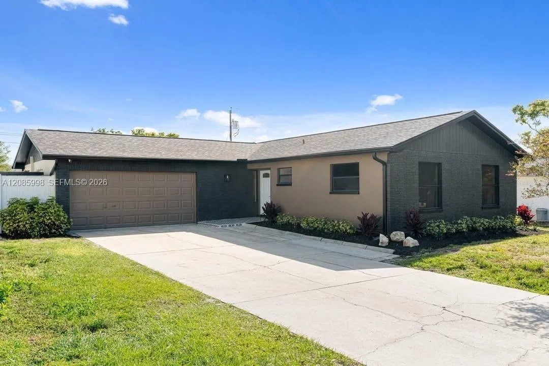 En Venta 1981 Briarwood Street, FL 34698, FL 34698