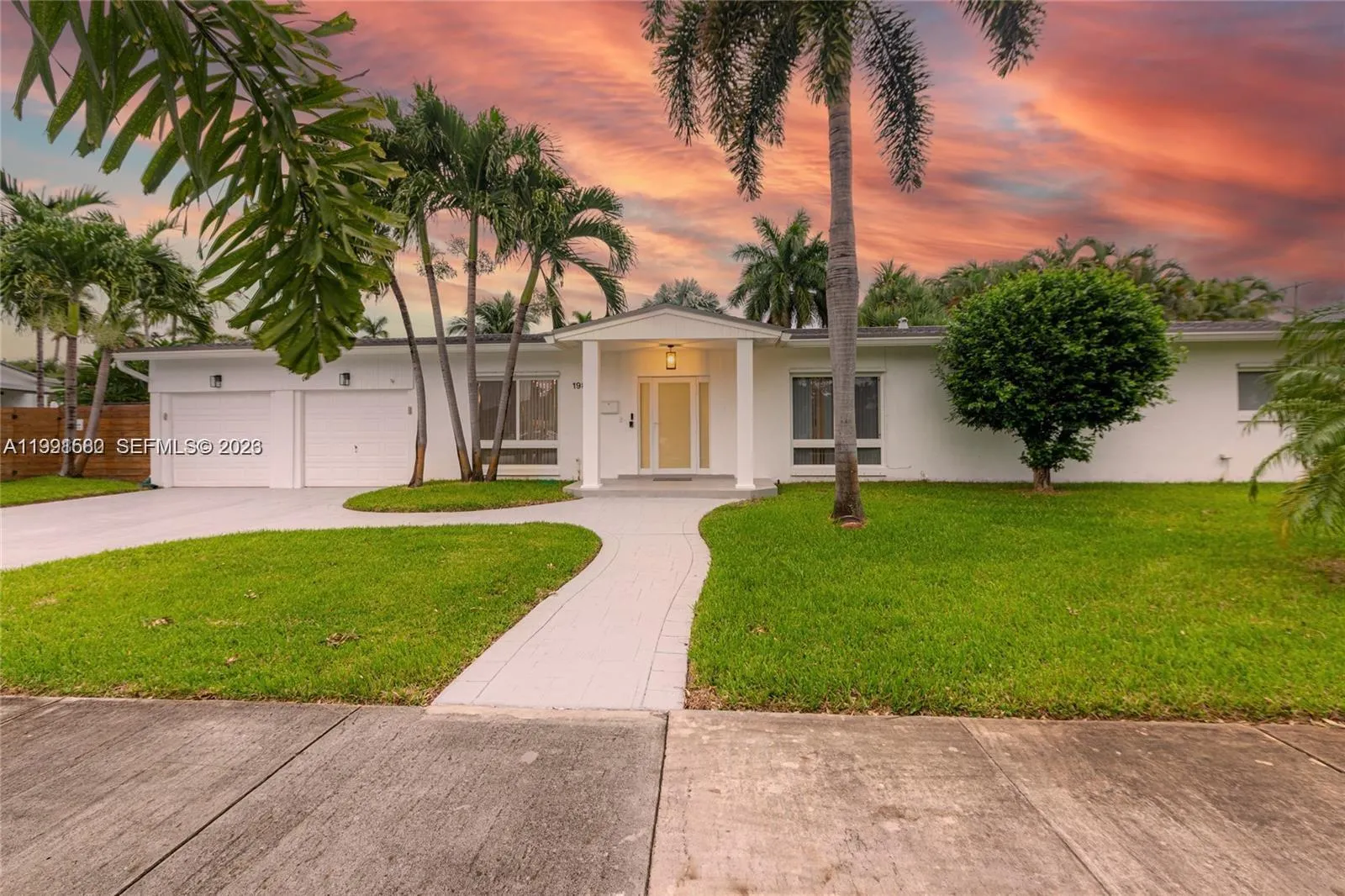 Vendido 1981 NE 196th Terrace, Miami, FL 33179, Miami, FL 33179