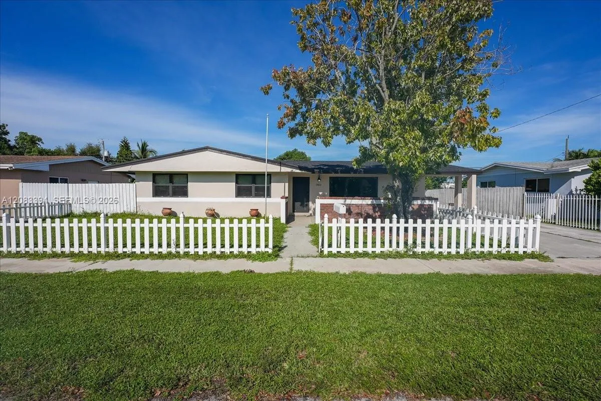 En Venta 19812 NE 12th Place, Miami, FL 33179, Miami, FL 33179