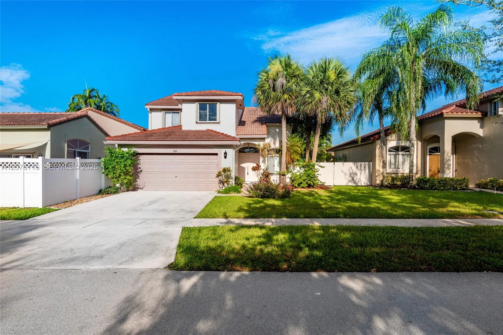 Foto de propiedad en 1984 NW 179th Avenue, Pembroke Pines, FL 33029 Pembroke Pines con MLS# 