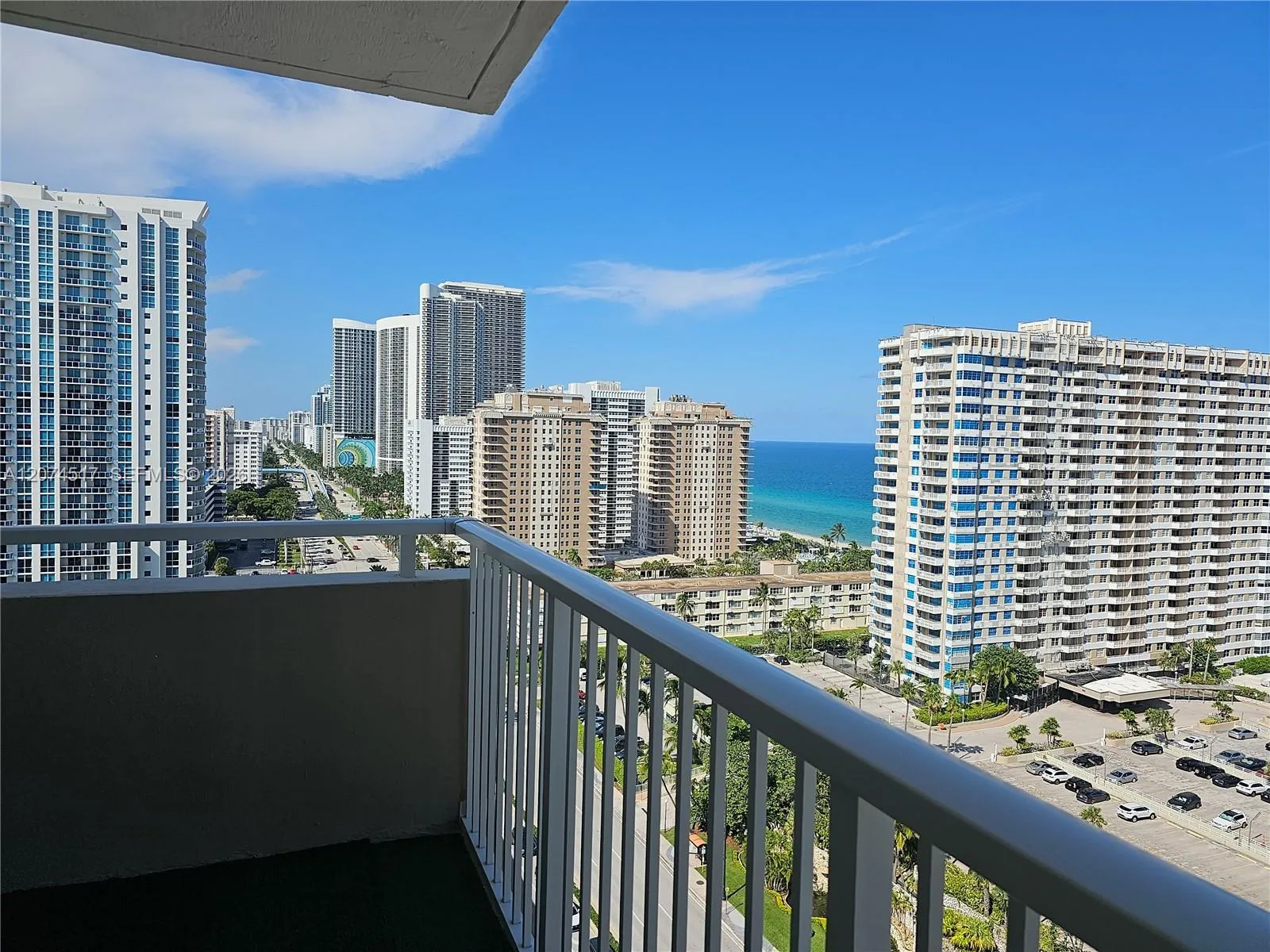 Foto de propiedad en 1985 S Ocean Drive 17P, Hallandale Beach, FL 33009 Hallandale Beach con MLS#