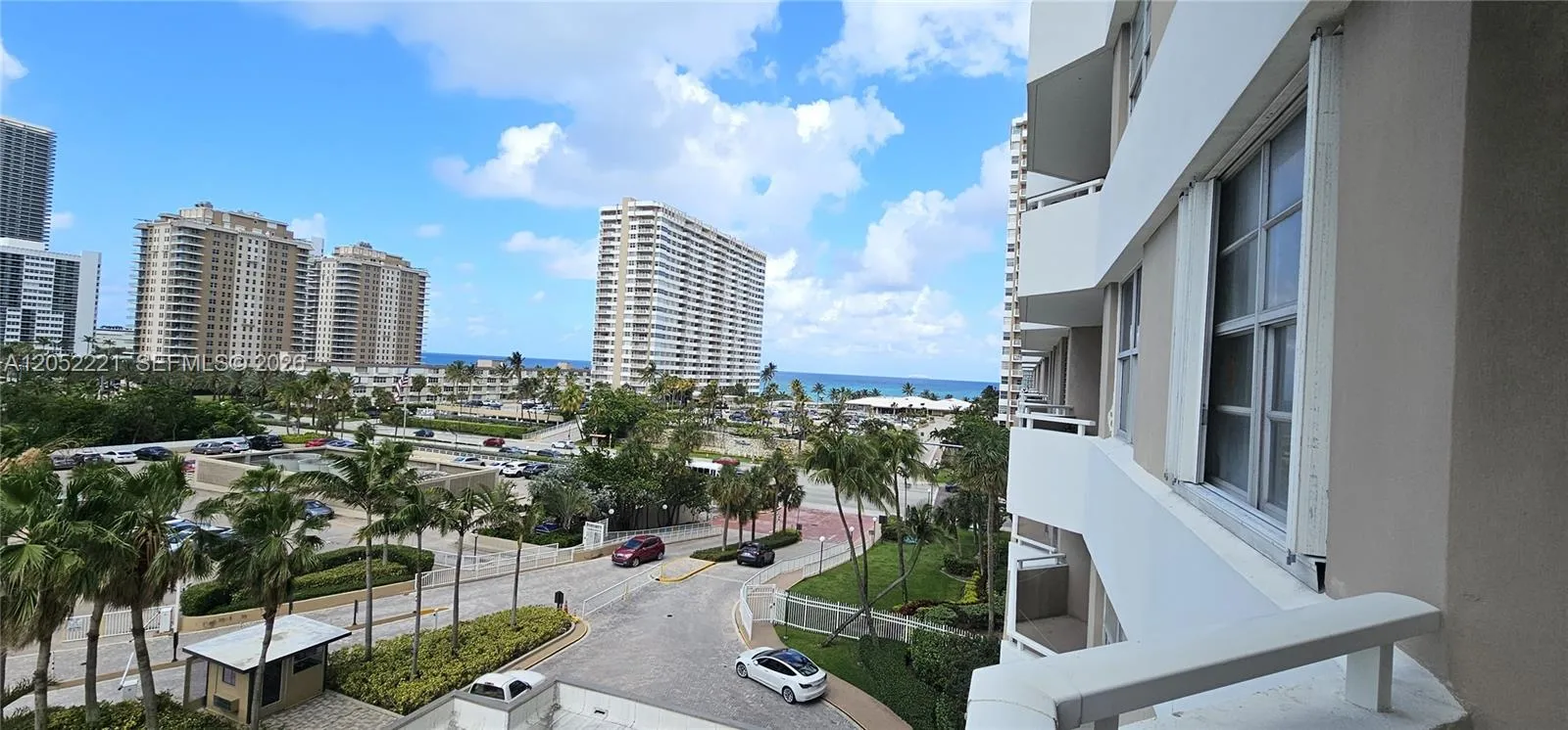 Foto de propiedad en 1985 S Ocean Drive 5D, Hallandale Beach, FL 33009 Hallandale Beach con MLS# 