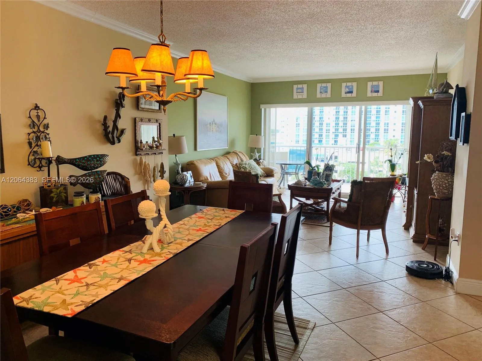 Foto de propiedad en 1985 S Ocean Drive 6K, Hallandale Beach, FL 33009 Hallandale Beach con MLS# 