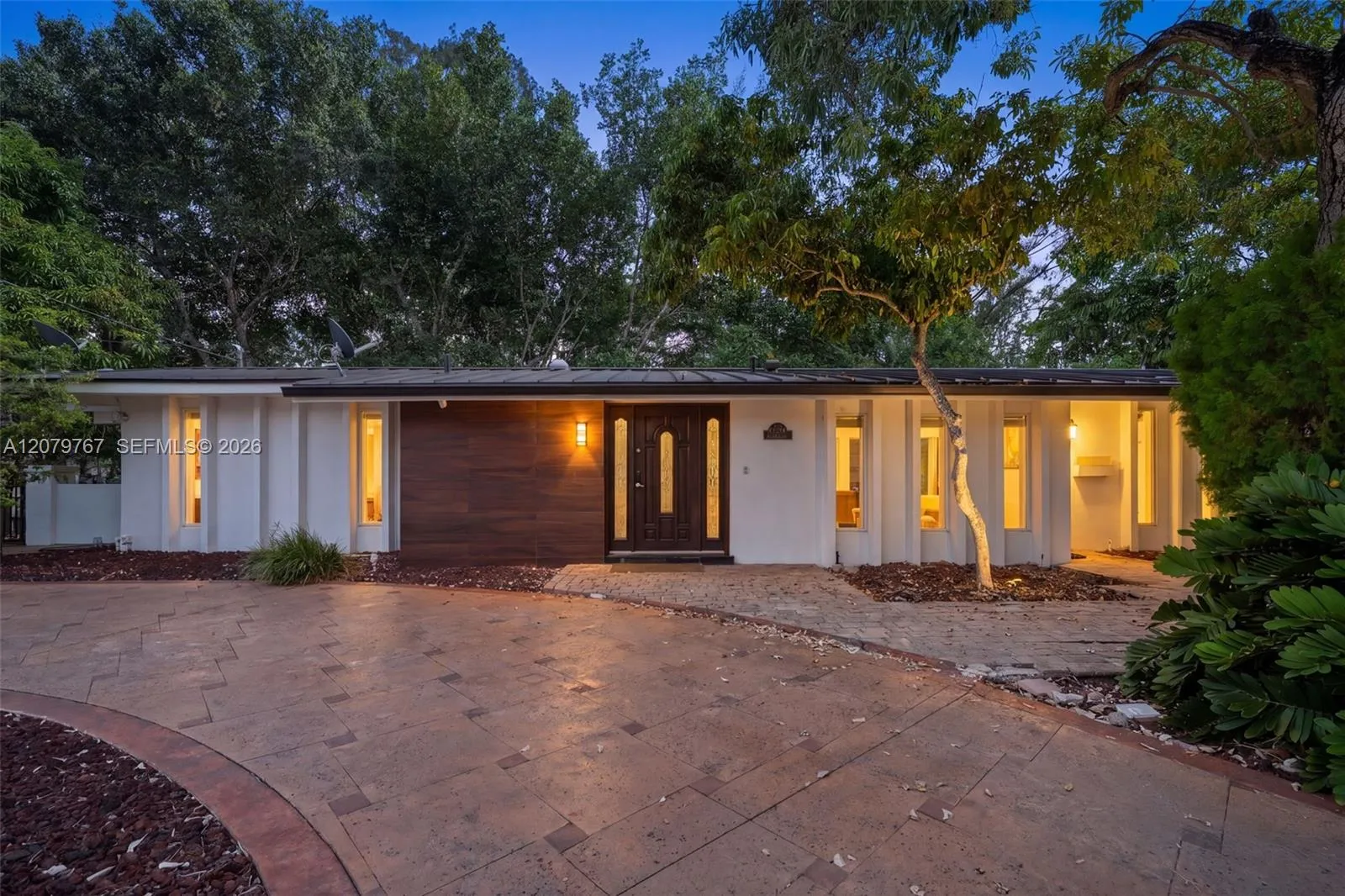 En Venta 19860 NE 24th Court, Miami, FL 33180, Miami, FL 33180