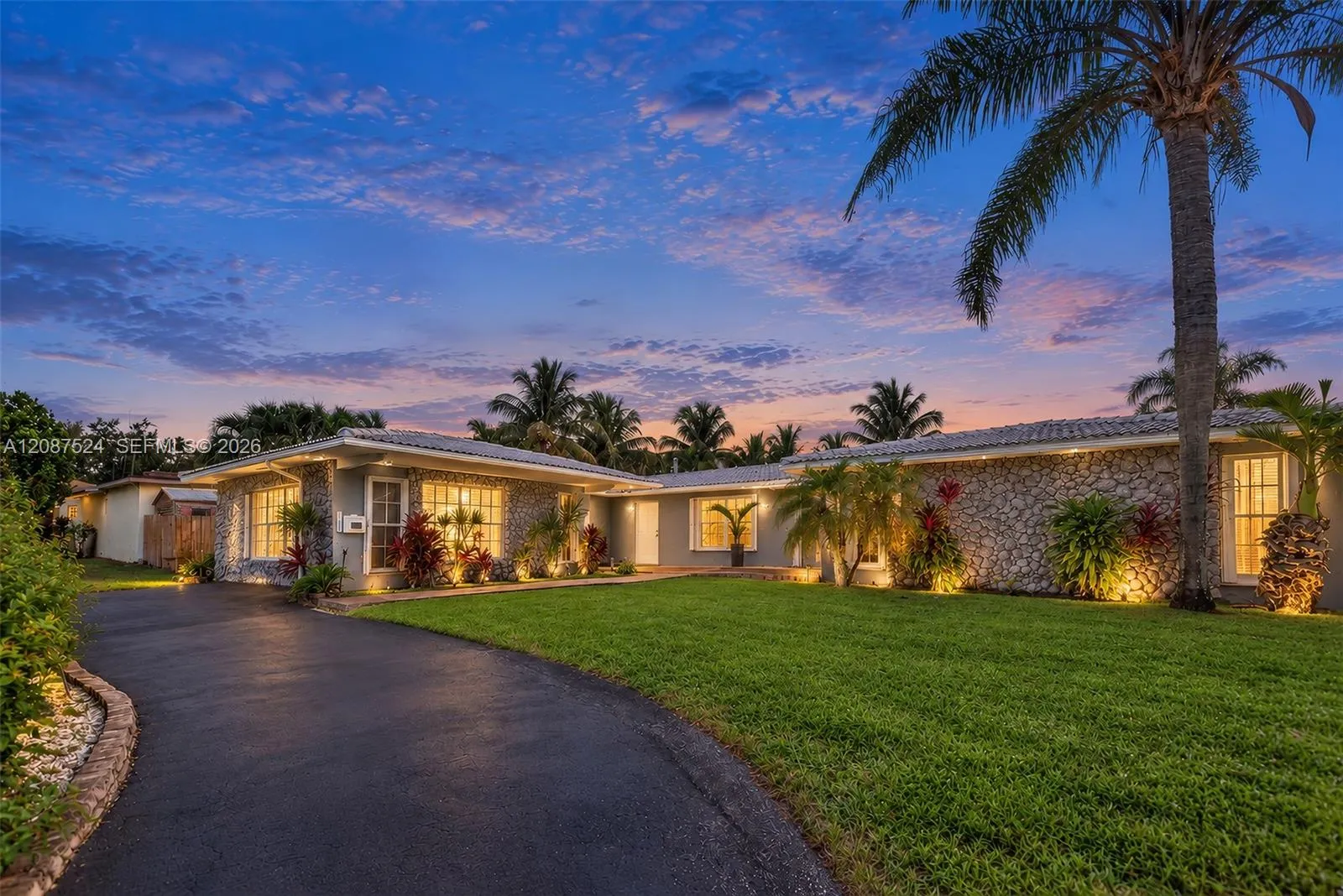 En Venta 19885 NE 22nd Avenue, Miami, FL 33180, Miami, FL 33180