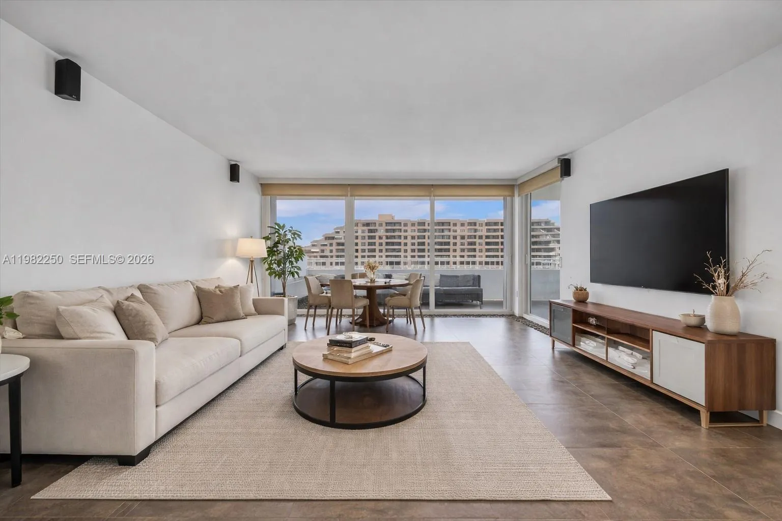 Foto de propiedad en 199 Ocean Lane Drive 1009, Key Biscayne, FL 33149 Key Biscayne con MLS# 