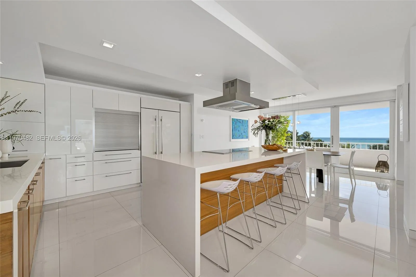 Foto de propiedad en 199 Ocean Lane Drive 401, Key Biscayne, FL 33149 Key Biscayne con MLS# 
