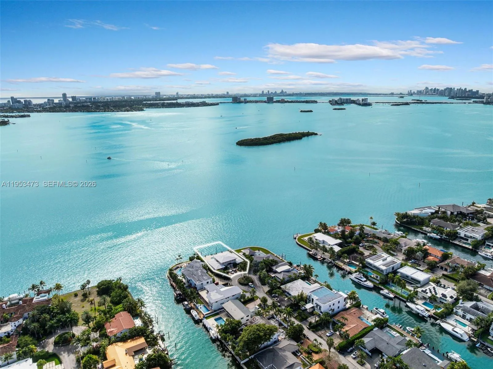 Vendido 1990 NE 119th Road, North Miami, FL 33181, North Miami, FL 33181