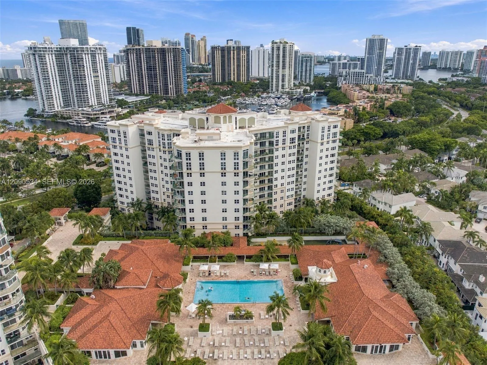 En Venta 19900 E Country Club Drive 116, Aventura, FL 33180, Aventura, FL 33180