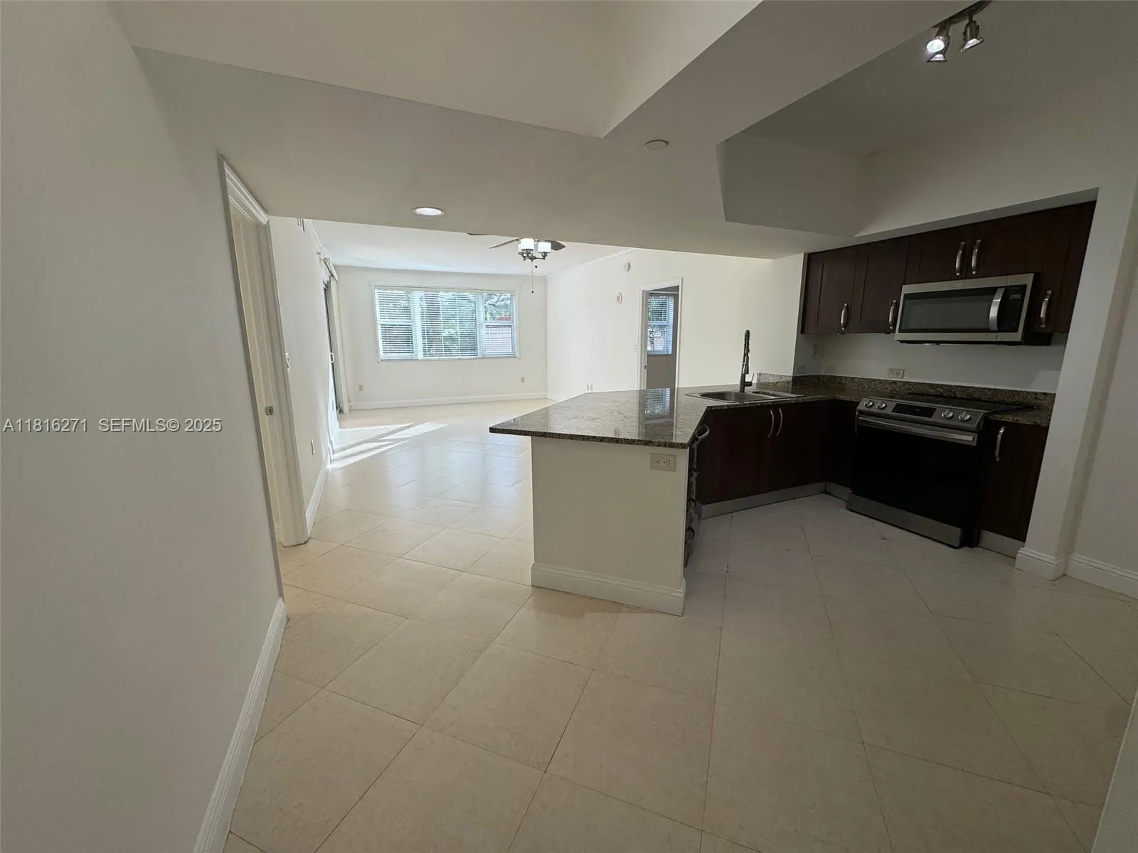Foto de propiedad en 19900 E Country Club Drive 209, Aventura, FL 33180 Aventura con MLS# 