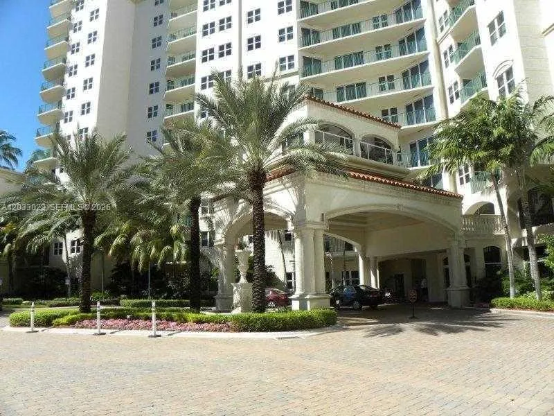 Foto de propiedad en 19900 E Country Club Drive 218, Aventura, FL 33180 Aventura con MLS# 