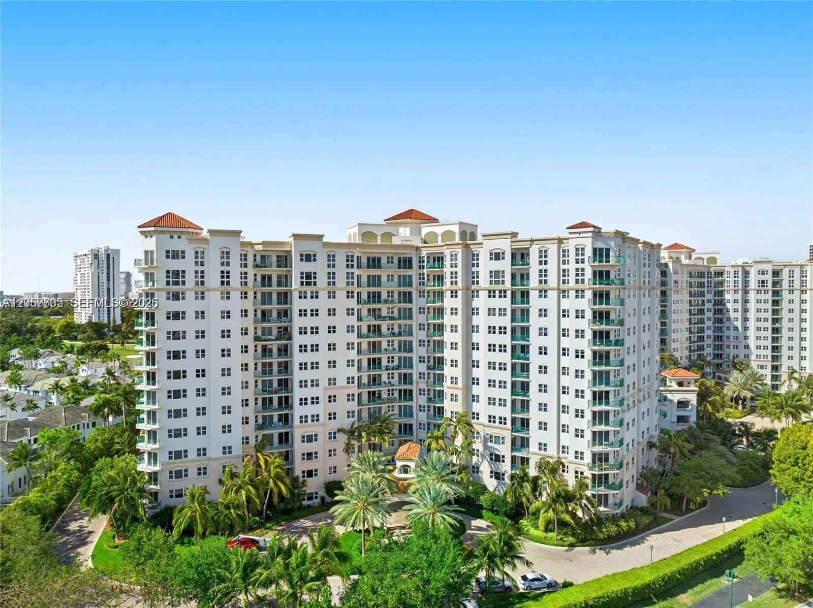 Foto de propiedad en 19900 E Country Club Drive 310, Aventura, FL 33180 Aventura con MLS# 
