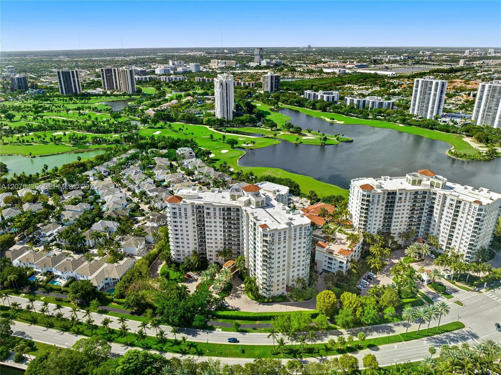Foto de propiedad en 19900 E Country Club Drive 607, Aventura, FL 33180 Aventura con MLS# 