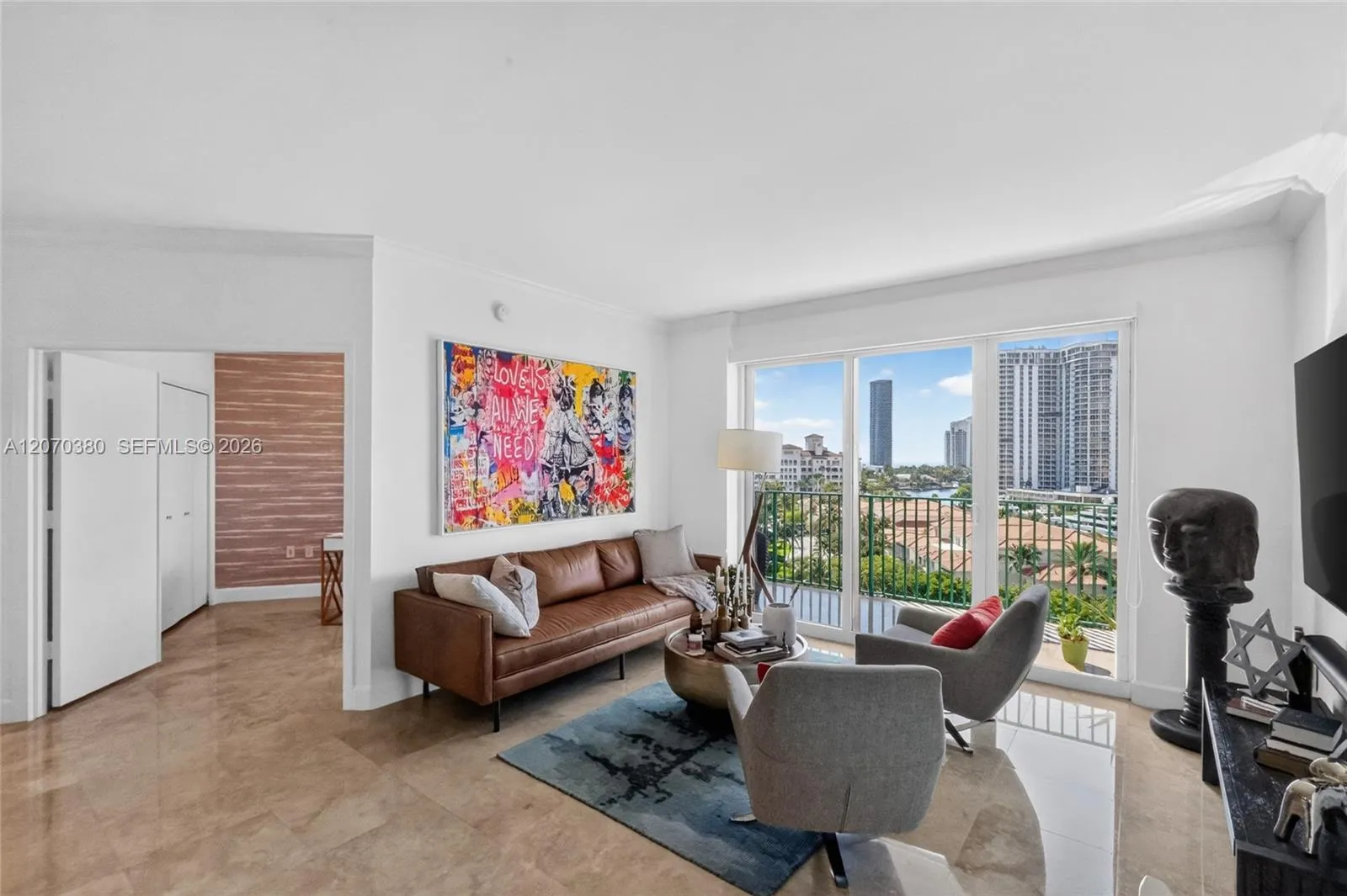 Foto de propiedad en 19900 E Country Club Drive 805, Aventura, FL 33180 Aventura con MLS# 