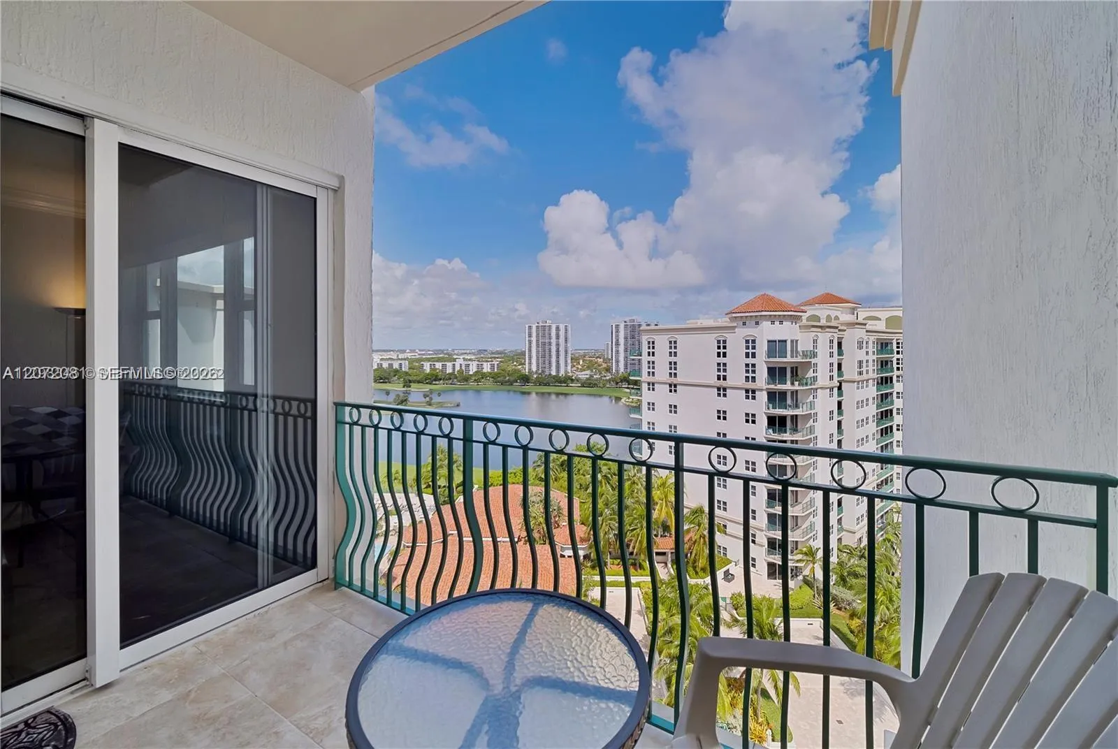 Foto de propiedad en 19900 E Country Club Drive TS18, Aventura, FL 33180 Aventura con MLS# 