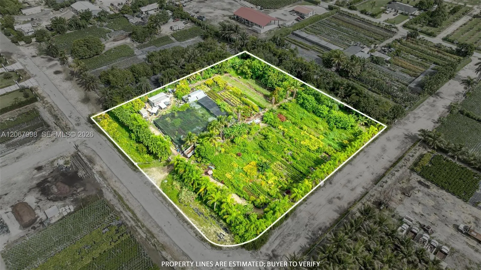 Foto de propiedad en 19901 SW 200th Street, Miami, FL 33187 Miami con MLS# 