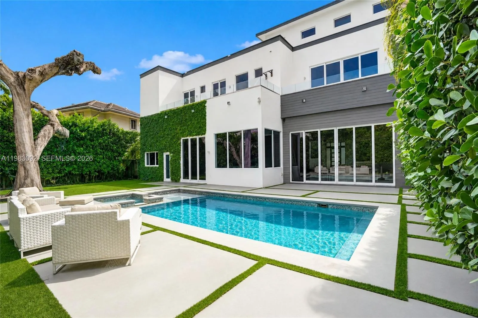 En Venta 19914 NE 19th Court, Miami, FL 33179, Miami, FL 33179