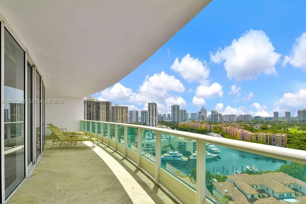 Foto de propiedad en 19955 NE 38th Court 1701, Aventura, FL 33180 Aventura con MLS# 